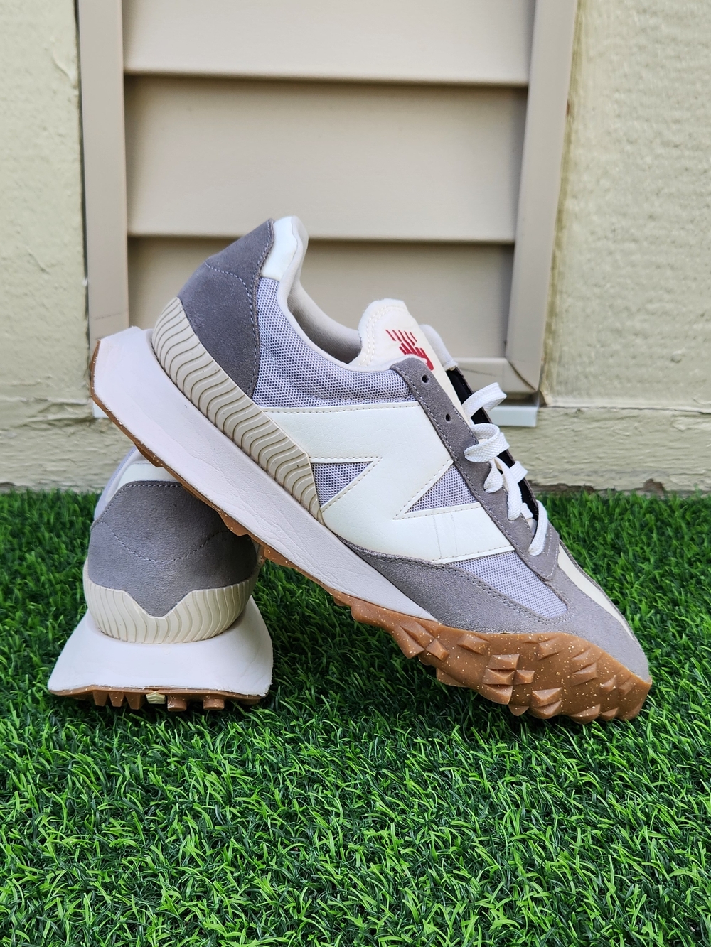 New Balance XC-72 Gray  UXC72RF Gray & White Trail Runner Sneakers SIZE 10